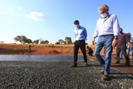 Imagem ilustrativa da imagem Governo de Goiás assina contrato de reconstrução de quase 400 km da malha viária do Estado