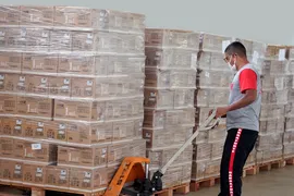 Imagem ilustrativa da imagem Governo de Goiás entrega mais de 1 milhão de seringas e agulhas aos municípios