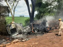 Imagem ilustrativa da imagem Bombeiro é atropelado ao ajudar a controlar fogo em rodovia após acidente no MS