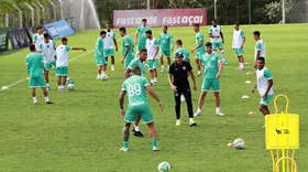 Imagem ilustrativa da imagem Técnico do Goiás cobra critério na montagem de elenco para temporada 2021
