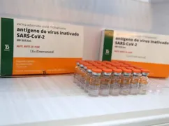 Imagem ilustrativa da imagem Goiás recebe 77,8 mil doses de CoronaVac para imunizar idosos acima de 85 anos