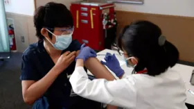 Imagem ilustrativa da imagem Japão inicia vacinação contra covid-19 para trabalhadores da saúde