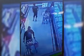 Imagem ilustrativa da imagem Mulher morre após ser esfaqueada dentro de supermercado em Valparaíso