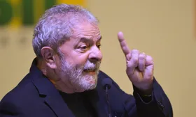 Imagem ilustrativa da imagem Só Lula poderia superar Bolsonaro, diz pesquisa