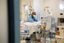 Imagem ilustrativa da imagem Lotados, hospitais privados de Fortaleza estão em “colapso”, diz Dr. cabeto