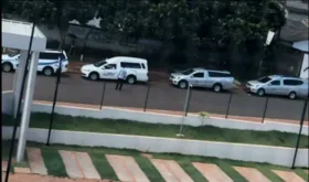 Imagem ilustrativa da imagem Internauta flagra fila de carros funerários em Goiânia