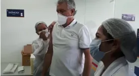 Imagem ilustrativa da imagem Governador Ronaldo Caiado é vacinado contra Covid-19