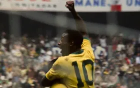 Imagem ilustrativa da imagem Sem esquecer ditadura, filme apresenta Pelé para novas gerações