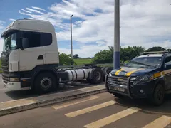 Imagem ilustrativa da imagem PRF recupera caminhão roubado na BR 153, em Morrinhos