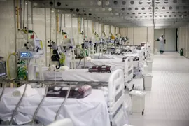 Imagem ilustrativa da imagem SP orienta jovens a procurar hospitais no 1º dia de sintomas da Covid-19 devido variante de Manaus