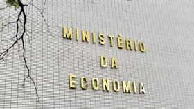 Imagem ilustrativa da imagem Economia rebate cálculos de perda de receitas para municípios com reforma do IR