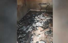 Imagem ilustrativa da imagem Menino coloca fogo na própria casa após a mãe não deixá-lo jogar no celular