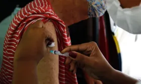 Imagem ilustrativa da imagem Internações e mortes de idosos caem no Rio com vacinação