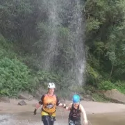 Imagem ilustrativa da imagem PR: Mãe e filha morrem afogadas durante passeio em cachoeira