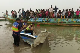 Imagem ilustrativa da imagem Colisão entre barcos causa morte de 26 pessoas em Bangladesh