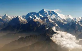 Imagem ilustrativa da imagem Alpinistas morrem no Evereste