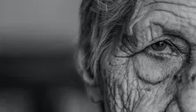 Imagem ilustrativa da imagem Juíza de Rio Verde sentencia filhos a prestar alimentos à mãe de 91 anos idosa e cadeirante