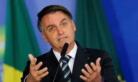 Imagem ilustrativa da imagem Bolsonaro ameaça editar decreto para garantir 'direito de ir e vir'