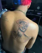Imagem ilustrativa da imagem MC Brinquedo faz tatuagem em homenagem a MC Kevin