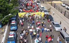 Imagem ilustrativa da imagem Manifestantes protestam contra Bolsonaro, em Goiás