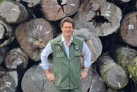 Imagem ilustrativa da imagem Ricardo Salles e presidente do Ibama são alvos de operação que investiga exportação ilegal de madeira