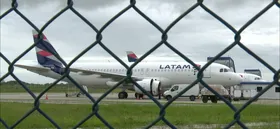 Imagem ilustrativa da imagem Após pássaro entrar em turbina, avião retorna ao Aeroporto na Paraíba