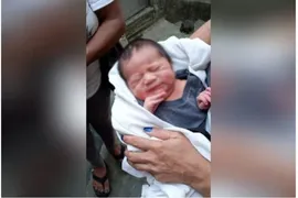 Imagem ilustrativa da imagem RJ: Mãe confessa que abandonou bebê em lixeira no Complexo do Alemão