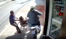 Imagem ilustrativa da imagem SP: Cadeirante é atropelado na calçada por moto desgovernada