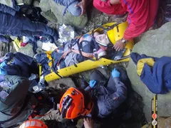 Imagem ilustrativa da imagem Mulher é resgatada pelos bombeiros após queda de 20 metros no 'Vale da Morte', em SP