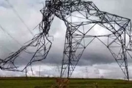 Imagem ilustrativa da imagem Torre de transmissão de energia cai e deixa ao menos seis mortos no Pará