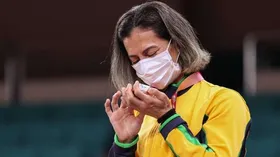 Imagem ilustrativa da imagem Lúcia Araújo é bronze e conquista 1ª medalha do judô brasileiro na Paralimpíada