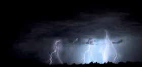 Imagem ilustrativa da imagem Paraná está em alerta para os riscos de tempestades no estado