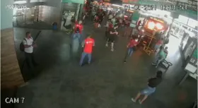 Imagem ilustrativa da imagem Veja o vídeo do momento que mulher coloca fogo no motorista, em Anápolis