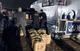 Imagem ilustrativa da imagem Polícia Federal e Marinha apreendem veleiro com mais de 600 quilos de haxixe