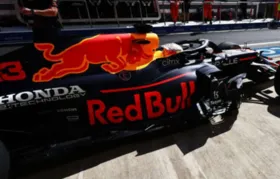 Imagem ilustrativa da imagem Red Bull troca motor e Max Verstappen largará no fim do grid no GP da Rússia