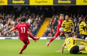 Imagem ilustrativa da imagem Com três de Firmino e golaço de Salah, Liverpool goleia Watford e segue invicto