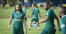 Imagem ilustrativa da imagem Goiás não terá Apodi contra Botafogo e faz contas para acesso