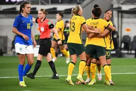 Imagem ilustrativa da imagem Seleção feminina esboça reação, mas perde por 3 a 1 em amistoso contra Austrália