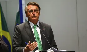 Imagem ilustrativa da imagem Bolsonaro edita decreto que regulamenta o Auxílio Brasil