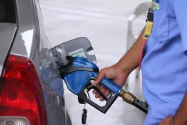 Imagem ilustrativa da imagem Gasolina pode ficar ainda mais cara em 2022