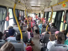 Imagem ilustrativa da imagem DF: PMDF flagra ônibus irregular com 74 crianças
