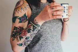 Imagem ilustrativa da imagem Uso de tintas coloridas para tatuagens é restringido na União Europeia