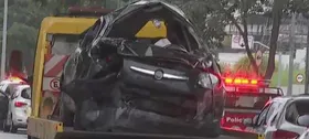 Imagem ilustrativa da imagem Mulher morre após motorista perder controle do veículo e carro capotar
