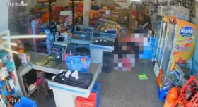 Imagem ilustrativa da imagem Suspeito de matar o pai com um facão dentro de supermercado é preso