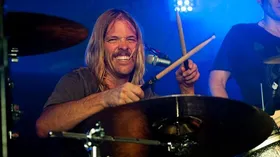 Imagem ilustrativa da imagem Show da banda Foo Fighters é cancelado no Lollapalooza por conta da morte do baterista Taylor Hawkins