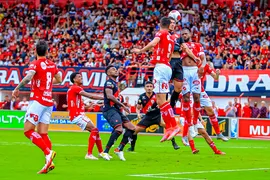 Imagem ilustrativa da imagem Zagueiro do Vila Nova diz momento do campeonato é outro em decisão contra o Atlético