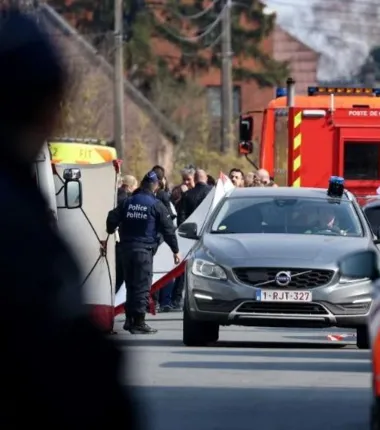 Imagem ilustrativa da imagem Um carro em alta velocidade mata seis pessoas na Bélgica