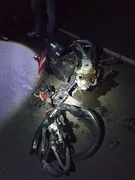 Imagem ilustrativa da imagem Motociclista morre após colidir com carro