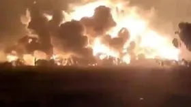 Imagem ilustrativa da imagem Na Nigéria um depósito ilegal de refino de petróleo explode e deixa mais de 100 mortos
