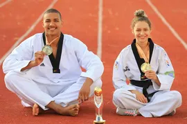 Imagem ilustrativa da imagem Atletas goianos do taekwondo conquistam medalha de ouro nas Seletivas Internacionais para o Pan-americano, no México